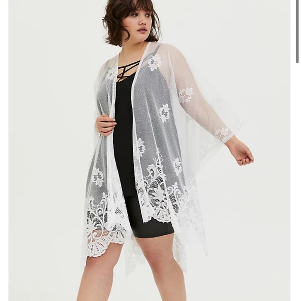 White Floral Lace Ruana